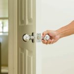 نجار تغيير مقابض الابواب جدة